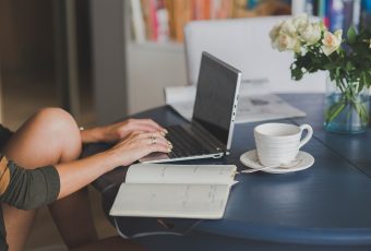 Bosan WFH? ini 6 Hotel Buat Remote Working Rekomendasi Booking.com