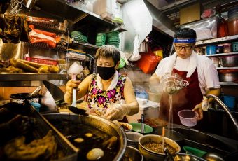 7 Hawker Centre Singapura Favorit Selebriti dan Diakui Michelin