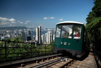 Hong Kong Peak Tram Kini Beroperasi Kembali