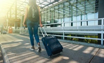 Serial di Netflix yang Menginspirasi untuk Traveling
