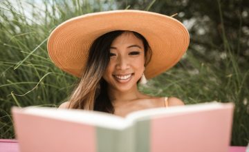 Inspiratif! Ini 7 Buku yang Bisa Jadi Teman Akrab Saat Traveling