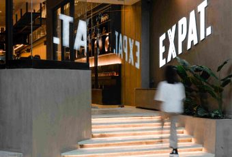 Expat. Roasters Buka Cabang di Surabaya, Interiornya Ekstra Cozy Buat Ngopi