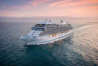 Regent Seven Seas Cruise Tampilkan Teater Broadway di Tengah Laut