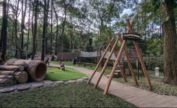 Begini Rasanya Piknik di Tengah Hutan Enchanting Forest