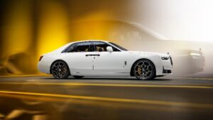 Rolls-Royce Resmi Kenalkan "Si Pemberontak" Black Badge Ghost Series II