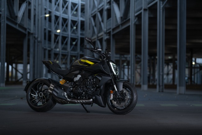 ducati diavel