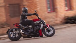 XDiavel V4 Resmi Mengaspal, Cruiser Elegan Bermesin Buas