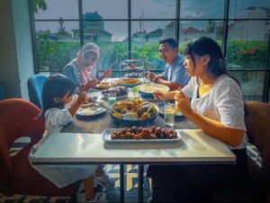 Buka Puasa di Tengah Kawasan Historis, Braga