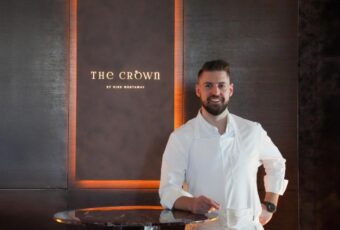 The Crown by Kirk Westaway: Sebuah Serenade Inggris di Jantung Jakarta