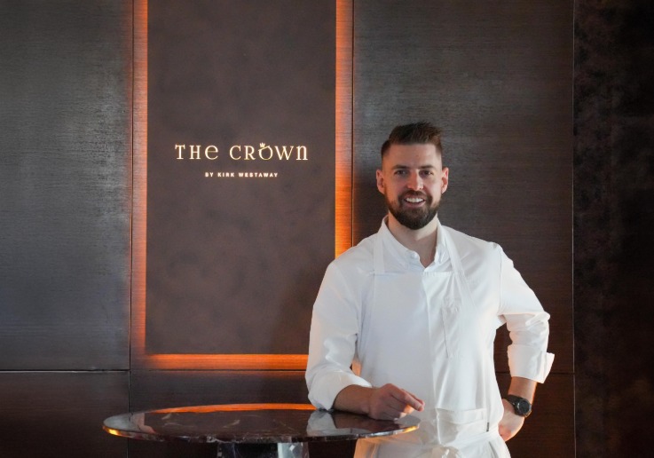 The Crown by Kirk Westaway: Sebuah Serenade Inggris di Jantung Jakarta