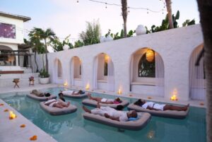 Mengapung dalam Keheningan di Hotel Sages Bali