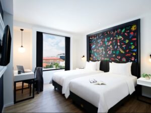 Stay & Strolling di Jantung Heritage Bandung