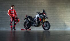 Ducati Kenalkan Motor Touring Bermesin Superbike