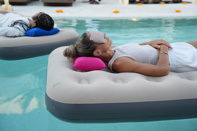 Sebuah Perjalanan Mencari Keheningan di Hotel Sages