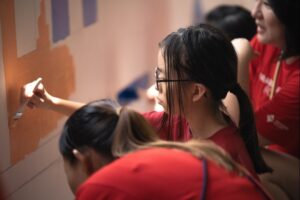 Menyulam Warna Kehidupan di Tengah Komunitas Bersama Frasers Hospitality