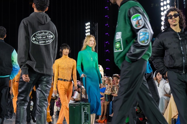 Saudia Bikin Kejutan di Riyadh Fashion Week 2025