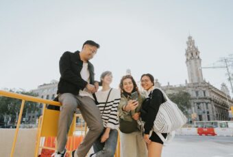 Gen Z Indonesia Pilih Liburan Singkat tapi Sering, Data Terbaru Ungkap Faktanya