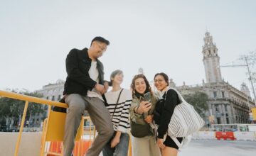 Gen Z Indonesia Pilih Liburan Singkat tapi Sering, Data Terbaru Ungkap Faktanya