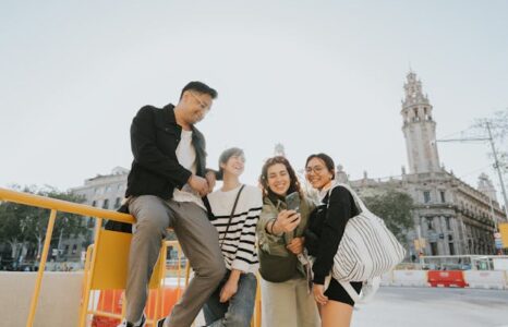 Gen Z Indonesia Pilih Liburan Singkat tapi Sering, Data Terbaru Ungkap Faktanya